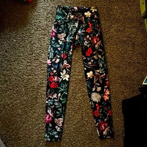 Old Navy Active Go-Dry Floral Leggings Size Small
